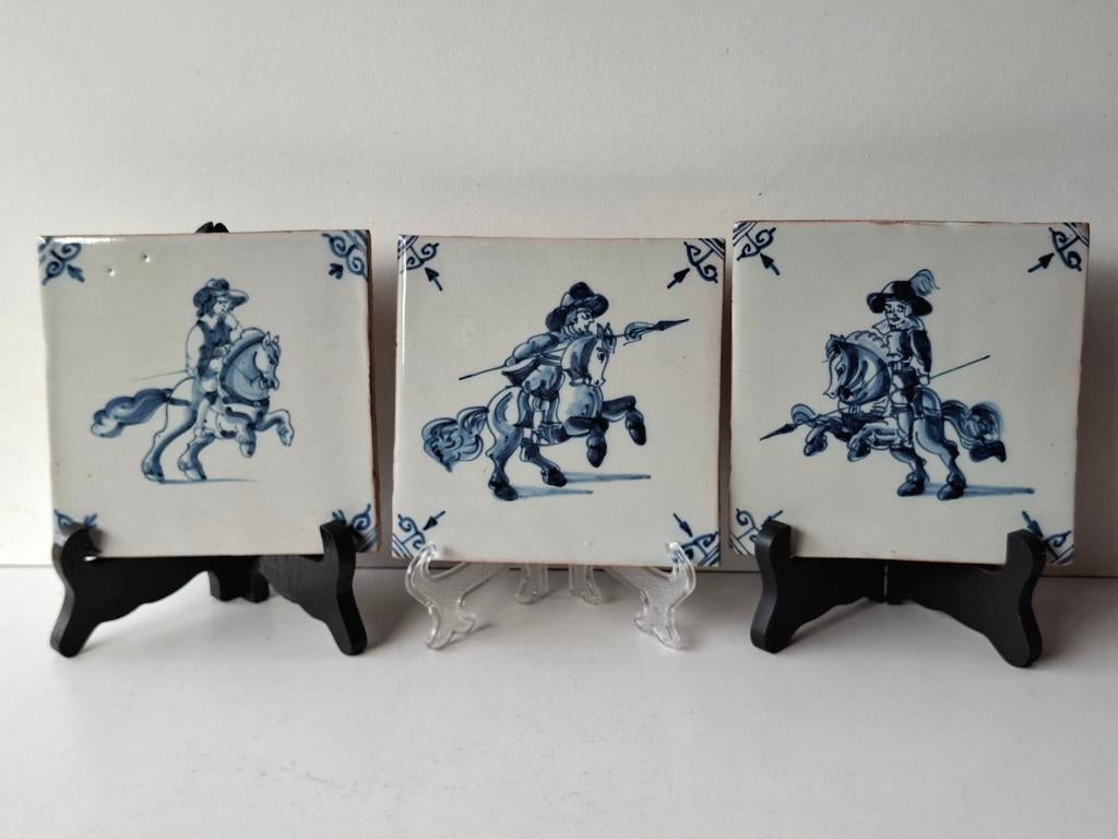 DELFTS BLAUWE tegels ruiter te paard, stijl dateert uit 17e, Antiek en Kunst, Ophalen of Verzenden