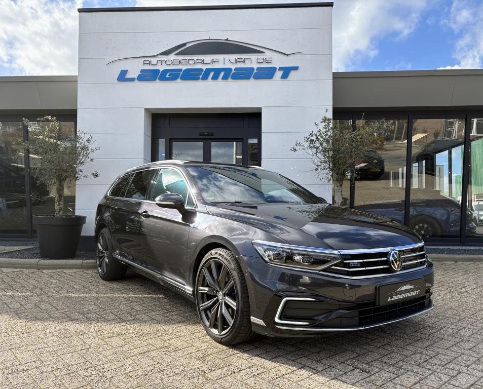 Volkswagen Passat Variant Volkswagen Passat 1.4 TSI PHEV GTE, Automaat, Gebruikt, 4 cilinders, Adaptive Cruise Control