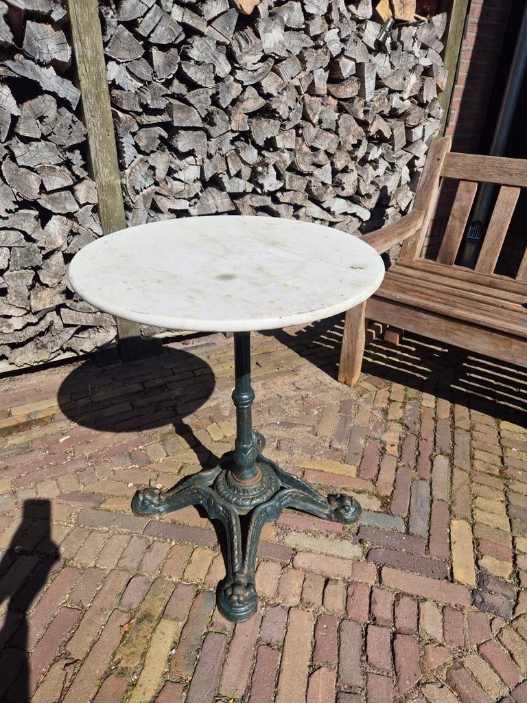 Nostalgische gietijzeren tafelpoot met marmeren blad, Ophalen