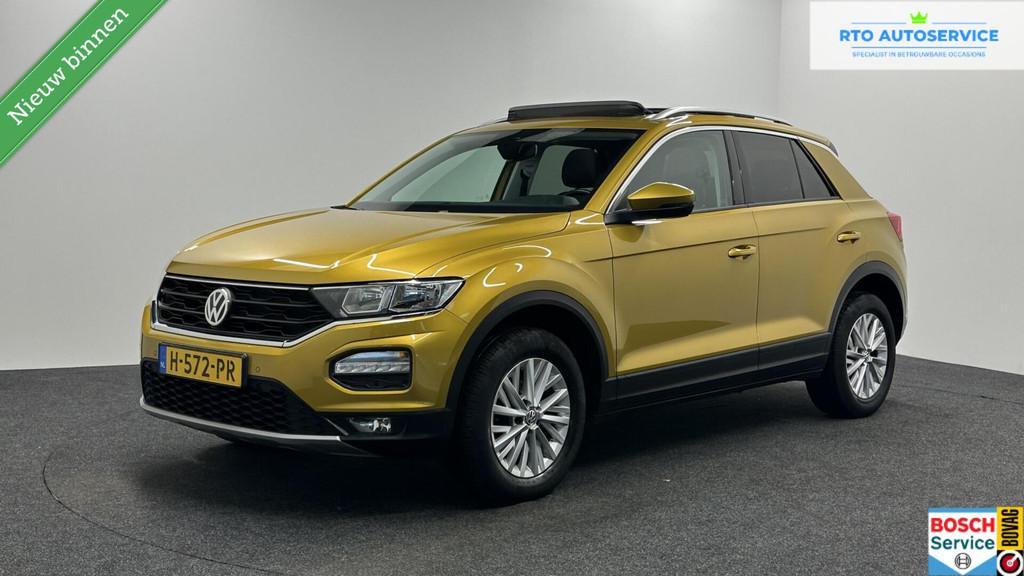 Volkswagen T-Roc 1.0 TSI Style Business PANO LM TREKHAAK DAB, Auto's, Volkswagen, Voorwielaandrijving, Stof, Gebruikt, Overige kleuren