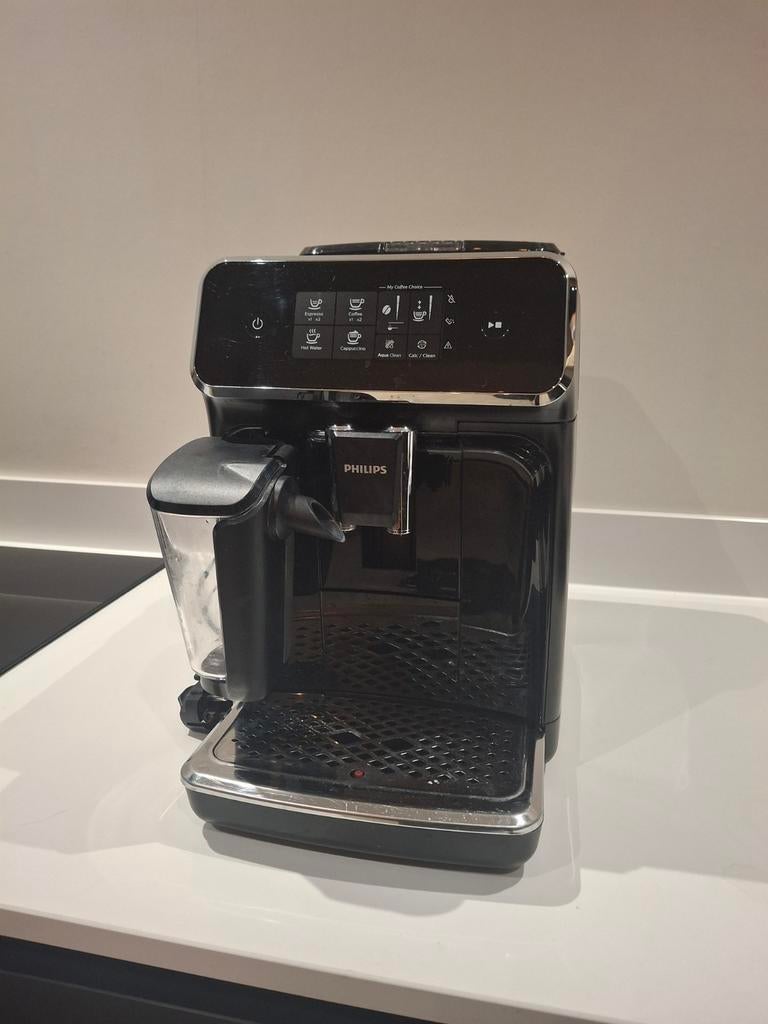 Philips EP2231 LatteGo volautomatische espressomachine, Witgoed en Apparatuur, Koffiezetapparaten, Ophalen, Espresso apparaat