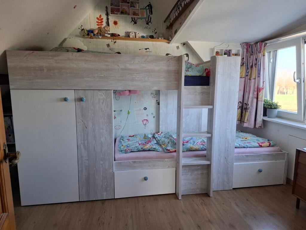 Gaaf stapelbed met kledingkast, Ophalen, Zo goed als nieuw, Tweepersoons
