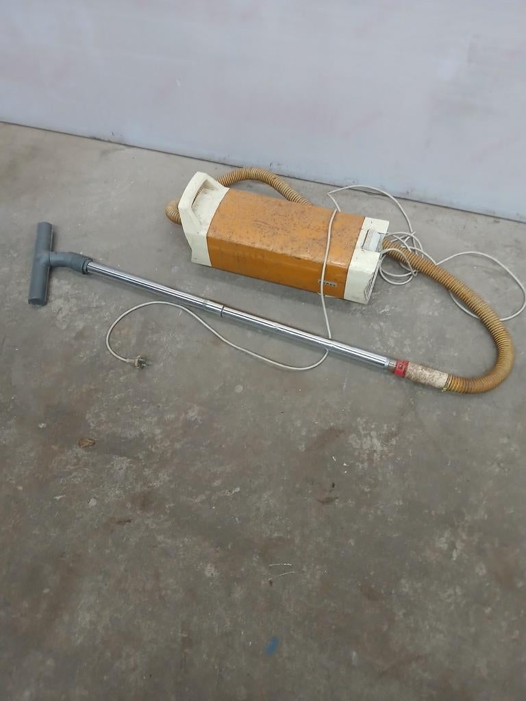 Erres Antieke Stofzuiger met Stoffenzak en Dyson per stuk, Ophalen of Verzenden, Gebruikt, Stofzak, Stofzuiger