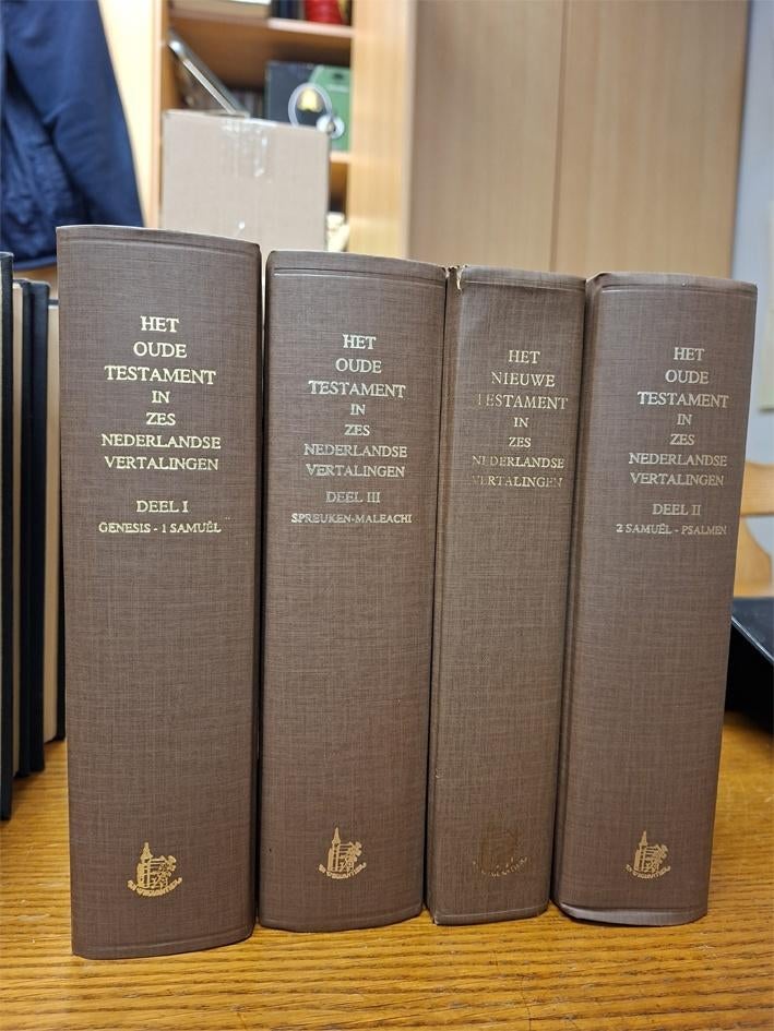 Bijbel vertalingen Oude en Nieuwe Testament, Boeken, Ophalen of Verzenden, Zo goed als nieuw, Christendom | Protestants, Diverse auteurs