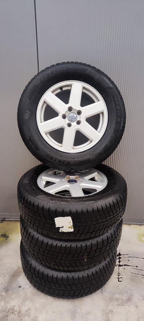 winterset Volvo xc60 235/65R17, Auto-onderdelen, Banden en Velgen, Ophalen, Gebruikt, Banden en Velgen, 17 inch