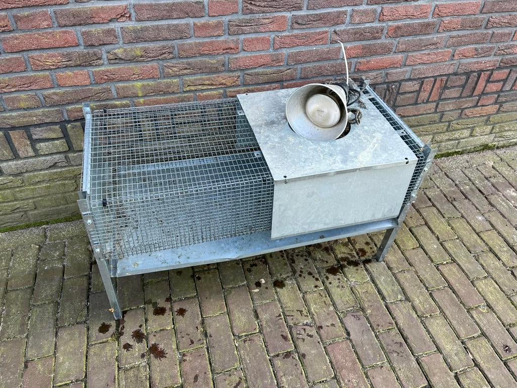 Opfokkooi met warmtelamp, Dieren en Toebehoren, Pluimvee | Toebehoren, Ophalen, Gebruikt, Kippenhok of Kippenren