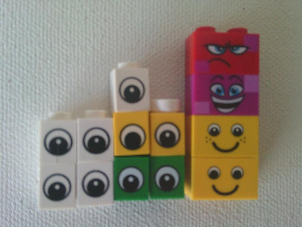 Lego: Stenen 1x1 en 1x2 met ogen en gezicht, Ophalen of Verzenden, Zo goed als nieuw, Lego