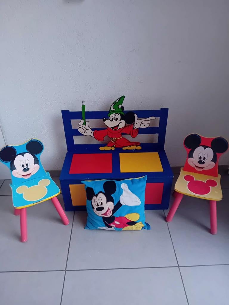 Mickey Mouse Speelgoedkist met Stoeltjes en Kussen, Kinderen en Baby's, Kinderkamer | Tafels en Stoelen, Ophalen, Gebruikt, Stoel(en)