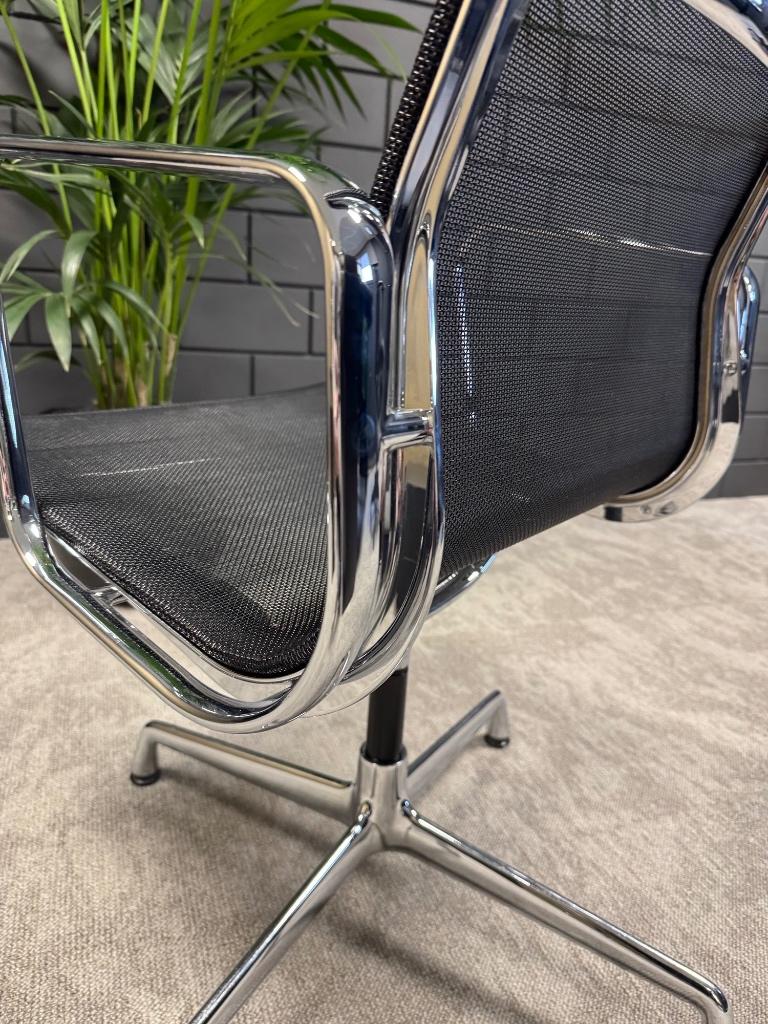 35x Vitra EA108 Eames Chrome Mesh Refurbished, Huis en Inrichting, Bureaustoelen, Ophalen of Verzenden, Zo goed als nieuw, Zwart