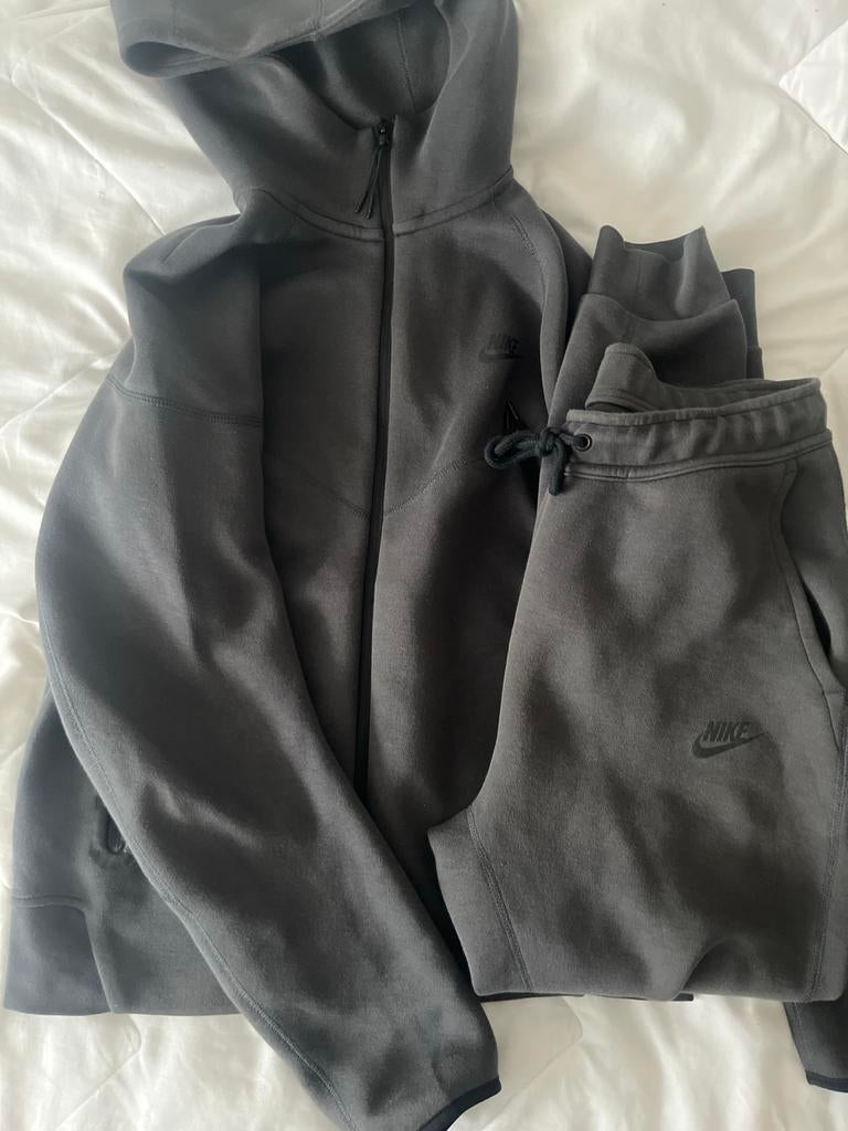 Nike Tech, Maat 48/50 (M), Ophalen of Verzenden, Zo goed als nieuw, Grijs