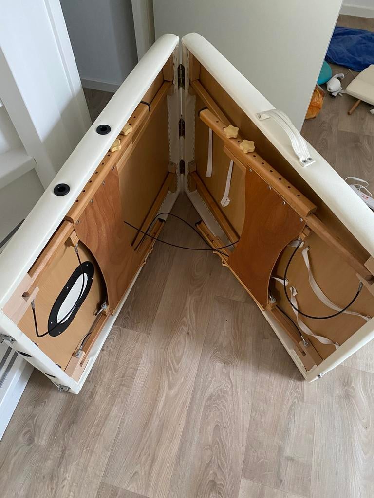 Behandertafel schoonheidsspecialist, Ophalen, Zo goed als nieuw, Haarverzorging