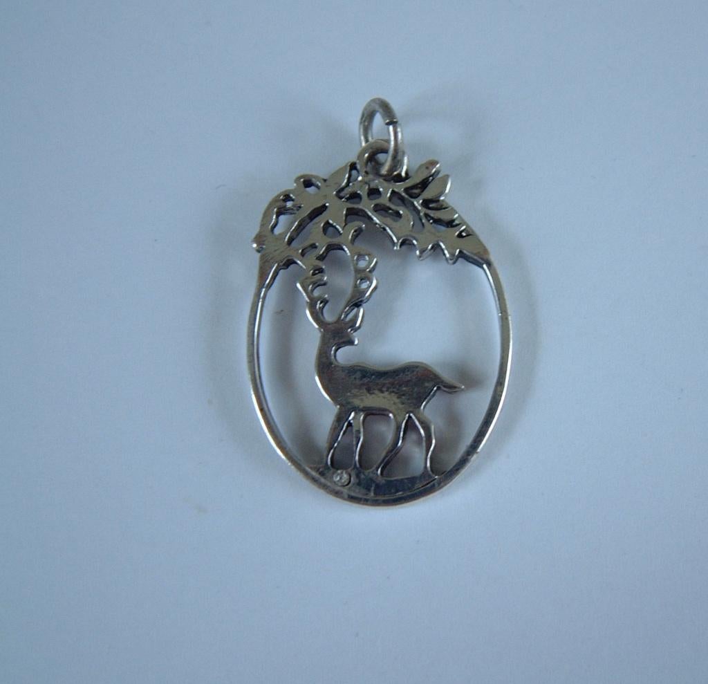 sierlijk hangertje hanger met hertje hert, Ophalen of Verzenden, Zo goed als nieuw, Zilver, Overige materialen