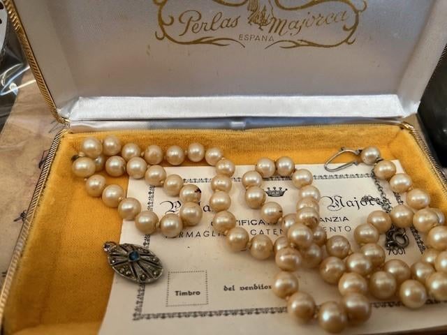 antieke parels in doosje, Ophalen of Verzenden, Goud, Ketting, Met edelsteen