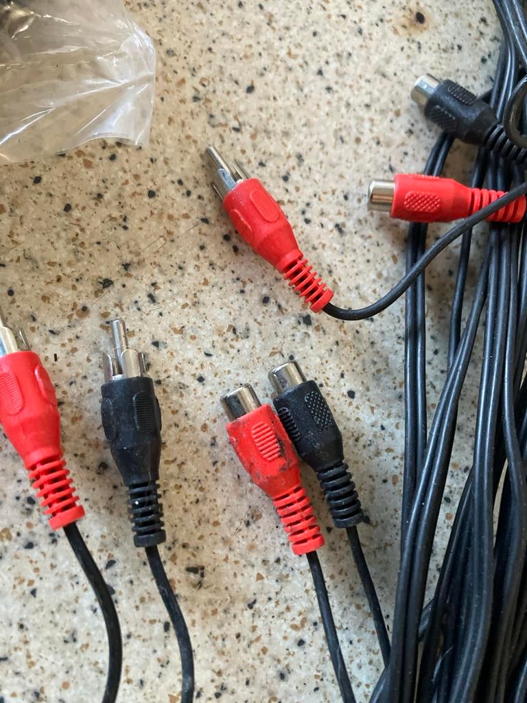 Partij Tulp Kabels 10 Meter - Nieuw   2 curverboxen vol, Ophalen of Verzenden, Nieuw, 10 meter of meer, Componentkabel