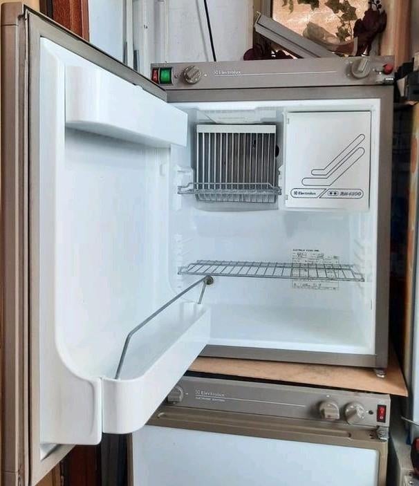 Electrolux RM-4200 camper caravan koelkast op gas 12v 220v, Caravans en Kamperen, Camper-accessoires, Ophalen of Verzenden