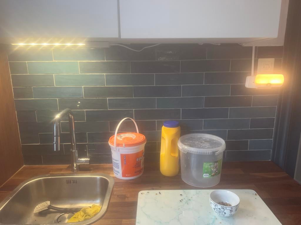 Blauwe achterwand tegeltjes plus grijze vloertegels, Keramiek, Nieuw, Minder dan 5 m², Vloertegels