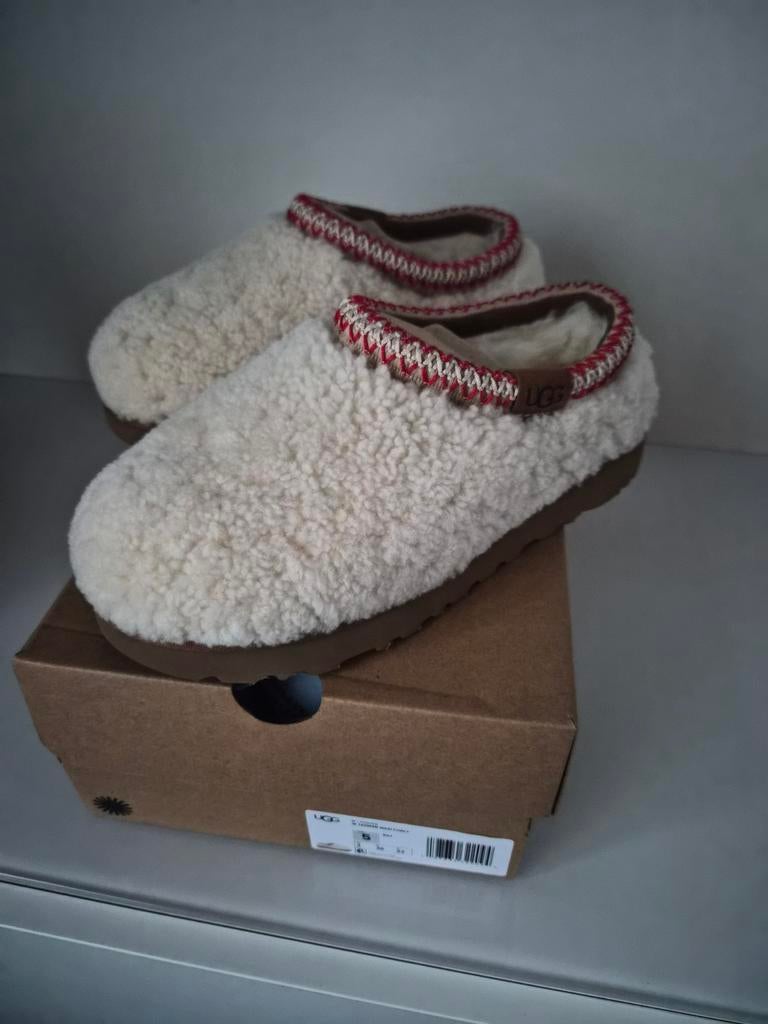 Ugg tasman maxi curly mt 36 nieuw, Ophalen of Verzenden, Nieuw, Bruin, Pantoffels of Sloffen