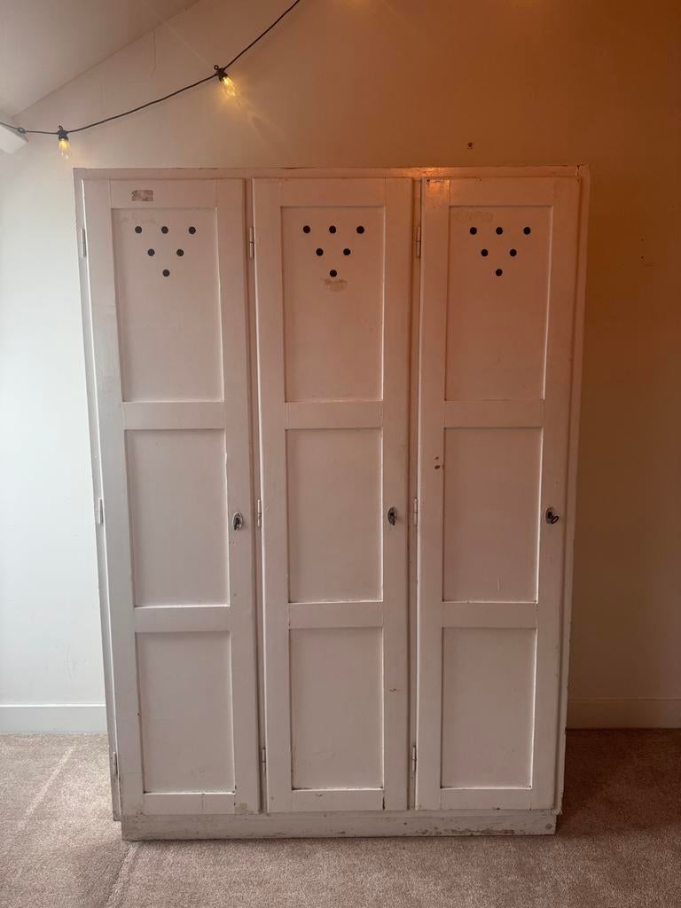 Prachtige Oude Houten Locker Kast met Drie Deuren, Huis en Inrichting, Kasten | Kledingkasten, Gebruikt, 150 tot 200 cm, 100 tot 150 cm