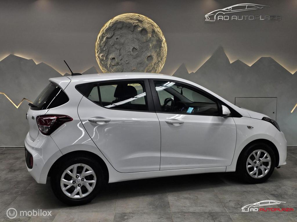 Hyundai i10 1.0i Comfort Apple Carplay/Navigatie/Parkeersens, Stof, 4 stoelen, Wit, Origineel Nederlands