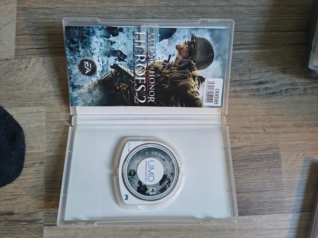 Medal of Honor Heroes 2 - PSP Game, Ophalen of Verzenden