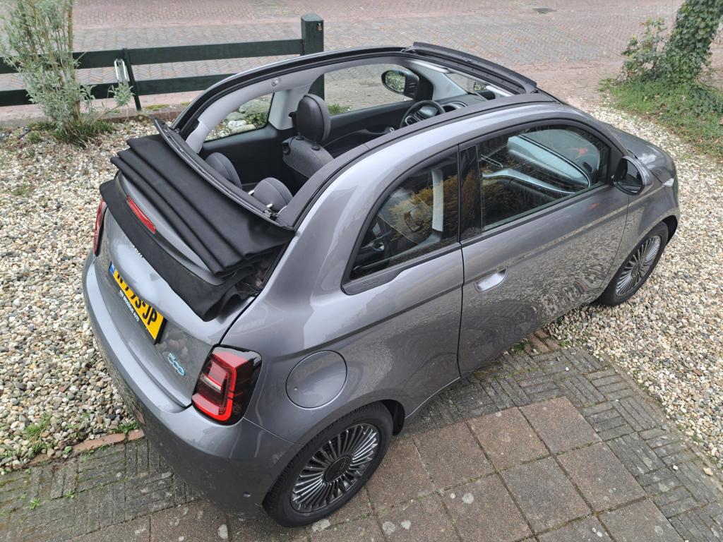 Fiat 500 cabrio 42kWh 118pk Aut 2021 Grijs, Auto's, Stof, 50 €/maand, Euro 6, Cabriolet