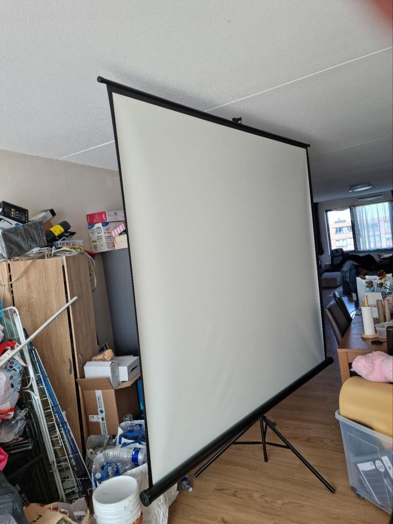 Projectiescherm met statief, Ophalen