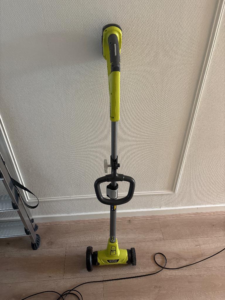Ryobi onkruid borstel, Tuin en Terras, Veegmachines, Ophalen, Zo goed als nieuw, Overige merken
