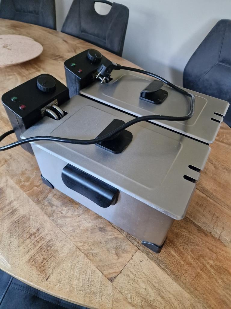 Frituurpan Tomado, Witgoed en Apparatuur, Frituurpannen, 2 tot 3 liter, Ophalen, Gebruikt, Duo-friteuse