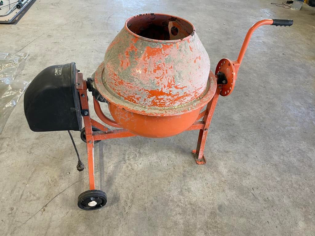 Betonmolen 220v, Ophalen, Gebruikt