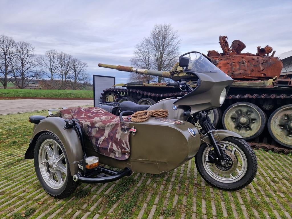 Dnepr zijspan compleet, army of ratstijl.