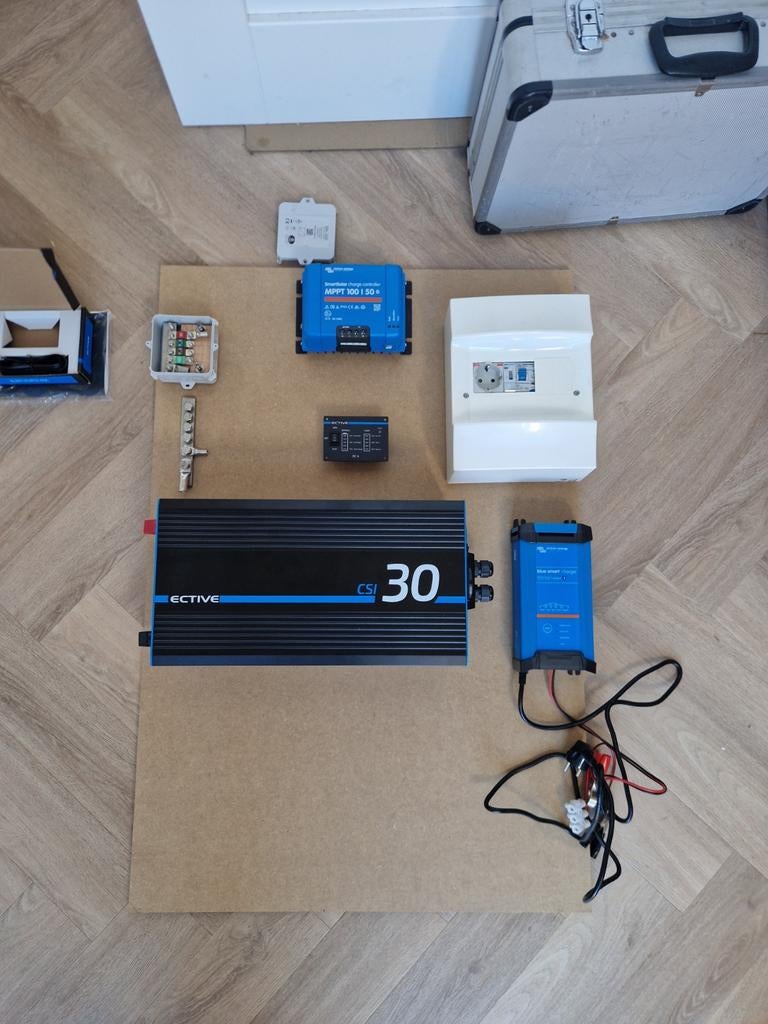 Off grid Omvormer 12v naar 220v Ective CSI 30 ups nvs eco, Ophalen of Verzenden, Nieuw