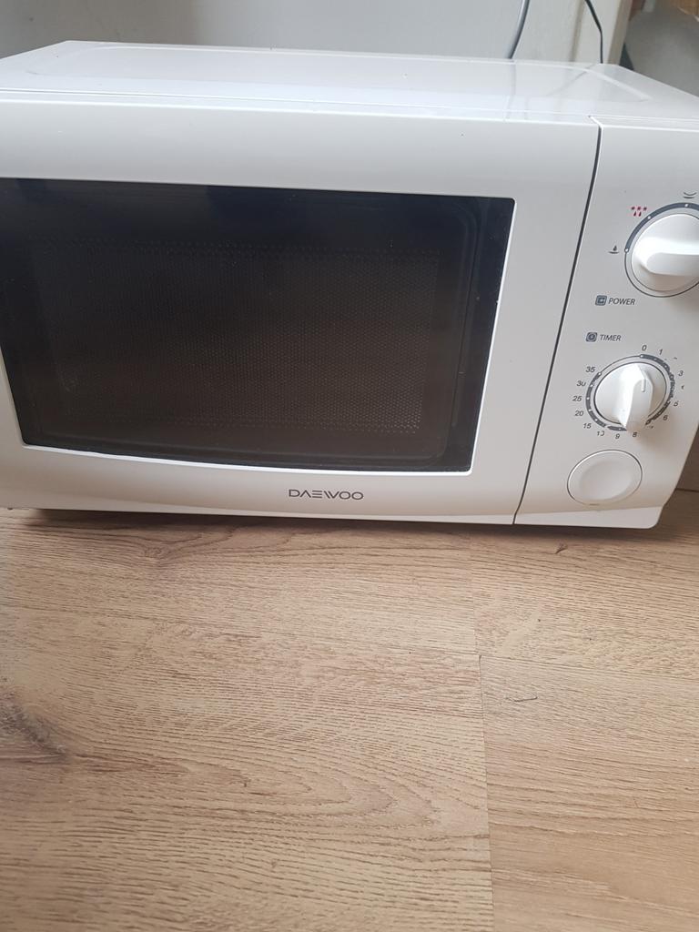 Daewoo magnetrron 700w, Witgoed en Apparatuur, Ophalen of Verzenden, Gebruikt