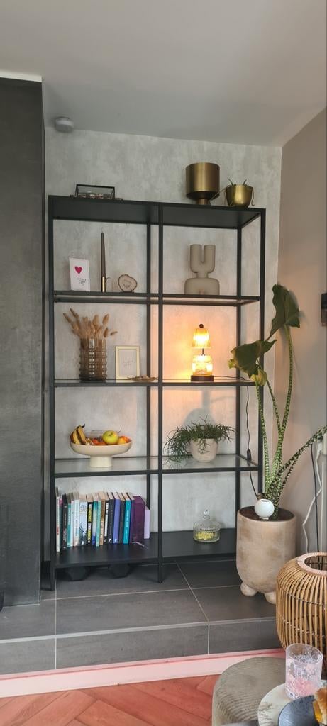 Zwart metalen kast Ikea VITTSJÖ, Huis en Inrichting, Ophalen, Met plank(en), Modern, Industrieel, 50 tot 100 cm