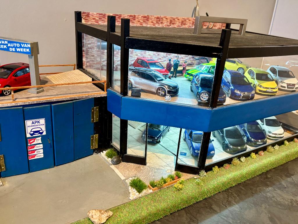 1:43 garage / showroom diorama, Ophalen, Gebruikt, Auto, Overige merken