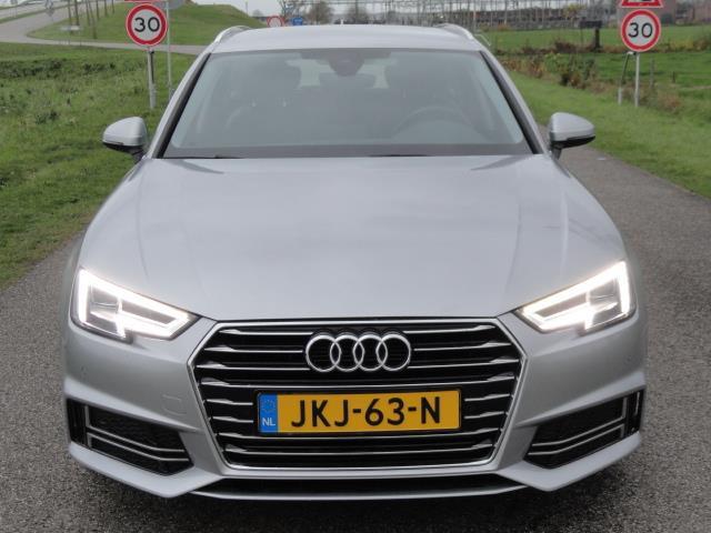 Audi A4 AVANT 40TFSI Launch edition Sport Full LED I NAVIG I, Auto's, Gebruikt, 1984 cc, A4, Leder