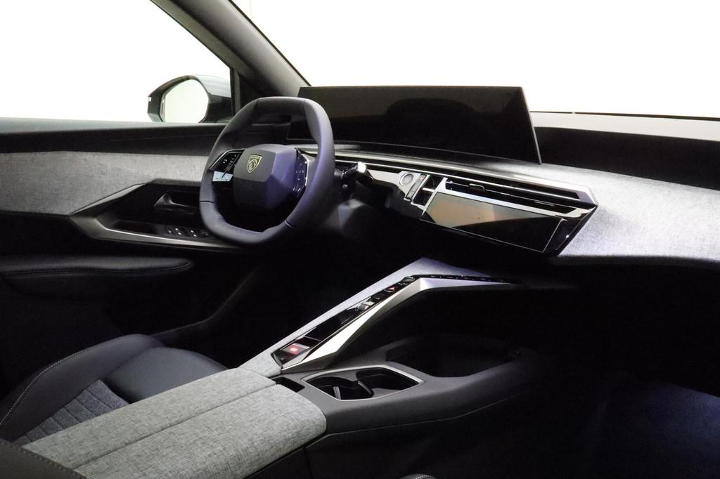 Peugeot 3008 1.6 plug-in Hybrid Allure 195 Pk | 97KM WLTP El, Stof, 1550 kg, 4 cilinders, Zwart