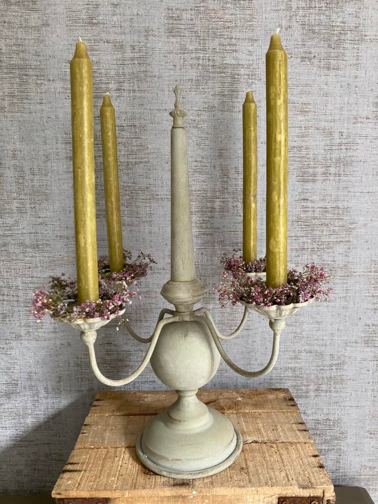 Brocante zinken kandelaar, inclusief versiering/ kaarsen, Ophalen of Verzenden
