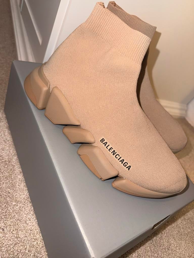 Balenciaga Speed runners 2.0 Beige NIEUW! Maat 39, Kleding | Dames, Schoenen, Beige, Nieuw, Ophalen of Verzenden, Sneakers of Gympen