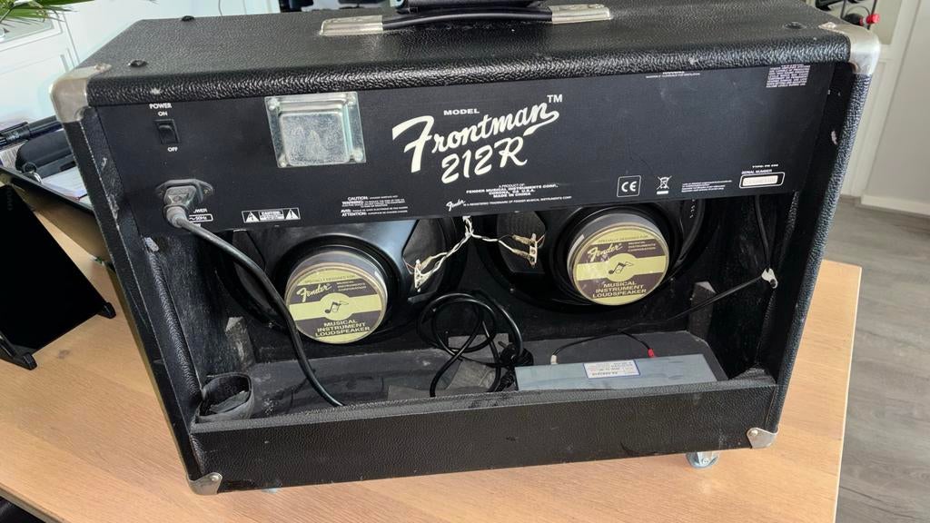 Fender Frontman 212R gitaarversterker met footswitch, Muziek en Instrumenten, Versterkers | Bas en Gitaar, Ophalen, Gebruikt, Gitaar