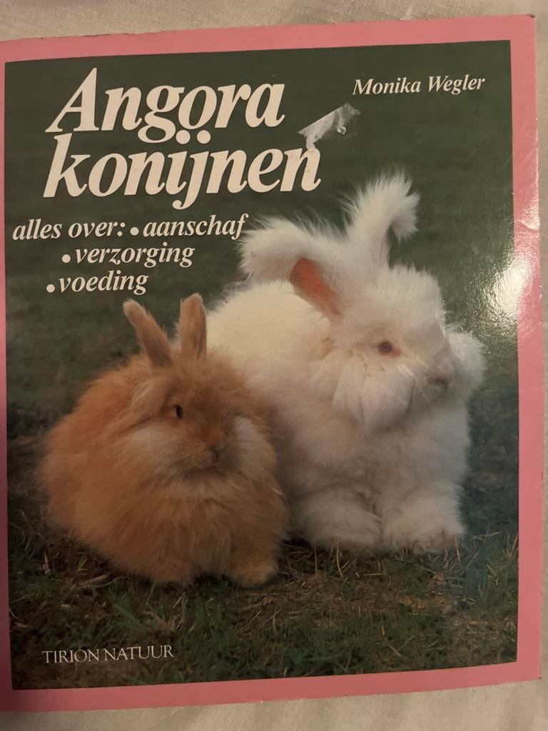 Angora konijnen: aanschaf, verzorging, voeding - Monika Wegl, Ophalen of Verzenden, Gelezen, Konijnen of Knaagdieren