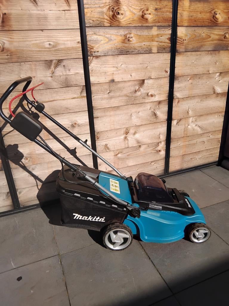 Makita accu grasmaaier, Ophalen of Verzenden, Zo goed als nieuw