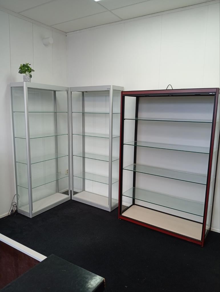 2 x glazen vitrine kasten Siletsy, Huis en Inrichting, Kasten | Vitrinekasten, Ophalen, Met plank(en), Minder dan 50 cm, 150 tot 200 cm