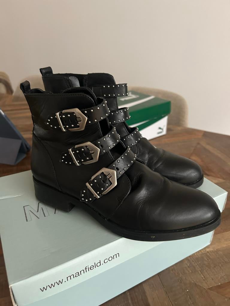 Manfield leren laarsjes met gespen en studs, Ophalen, Gedragen, Zwart, Lage of Enkellaarzen