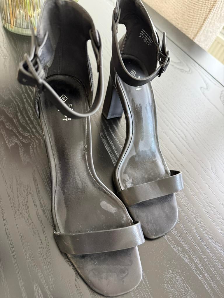 Dames met hak schoen, Ophalen of Verzenden, Zo goed als nieuw, Zwart, Sneakers of Gympen