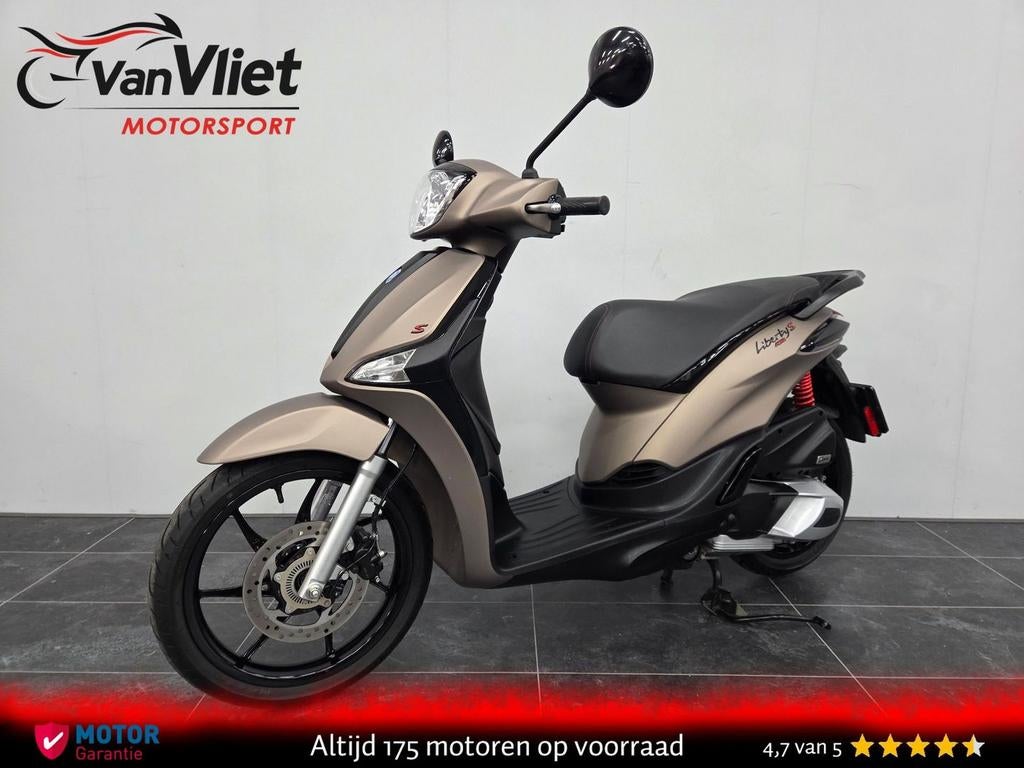 Zo Goed Als Nieuw! Piaggio Liberty 125 S bj 2025 Zie Foto\'s - foto 2
