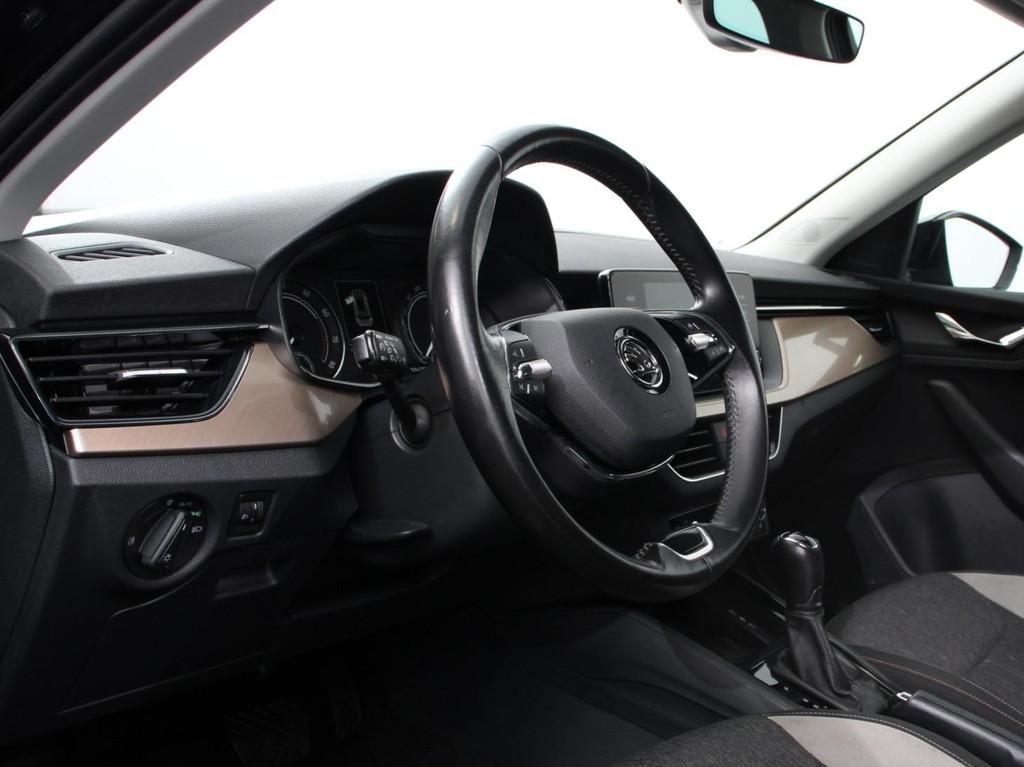 Skoda Kamiq 1.0 TSI 110pk DSG Style | Navigatie | Apple Carp, Gebruikt, Zwart, Bedrijf, 3 cilinders