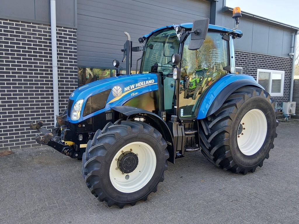 New Holland T5.95 Fronthef en PTO 2335 uur!, Zakelijke goederen, Agrarisch | Tractoren, Lungo Stura Lazio 19
10156  Turin, IT