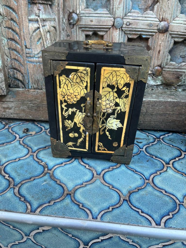 Chinees sieradenkastje parelmoer ingelegd chinese kast zwart, Ophalen of Verzenden