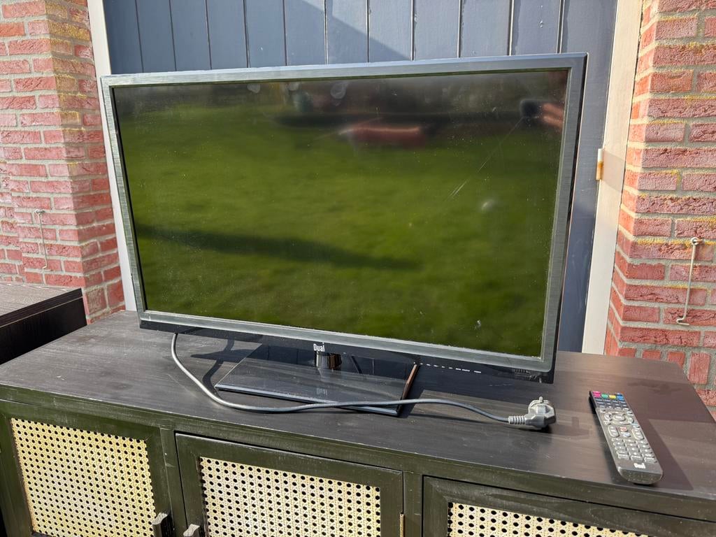 Dual 32" LED TV COMBO, 50 Hz, 80 tot 100 cm, Zo goed als nieuw, Ophalen