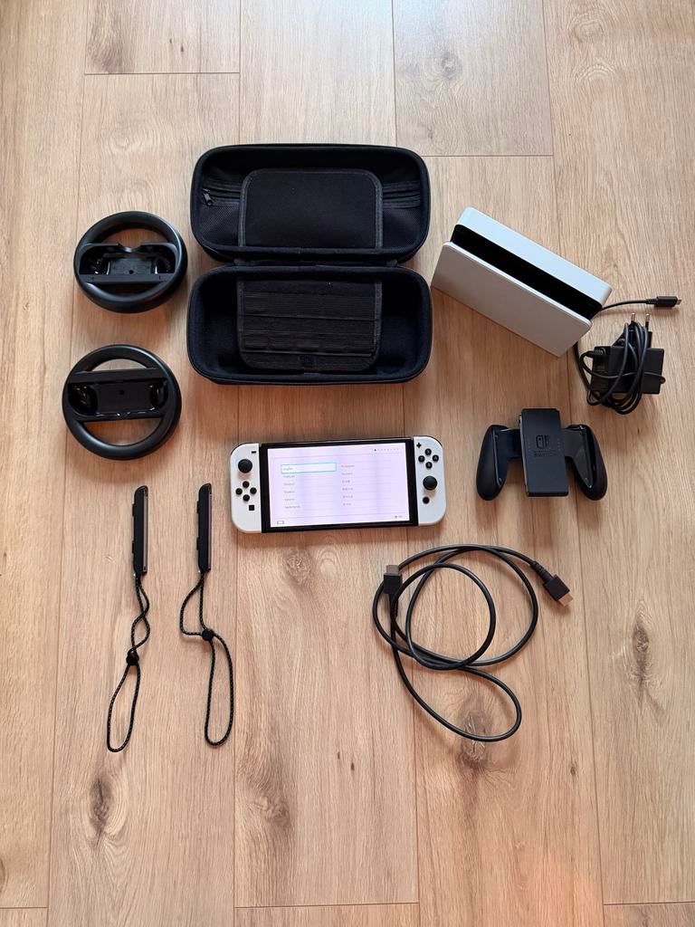 Nintendo Switch OLED met accessoires, Ophalen, Zo goed als nieuw